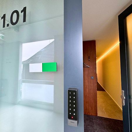 Tin Inn - Hueckelhoven - Das Hotel Aus Hochwertig Ausgebauten Ueberseecontainern Exteriör bild