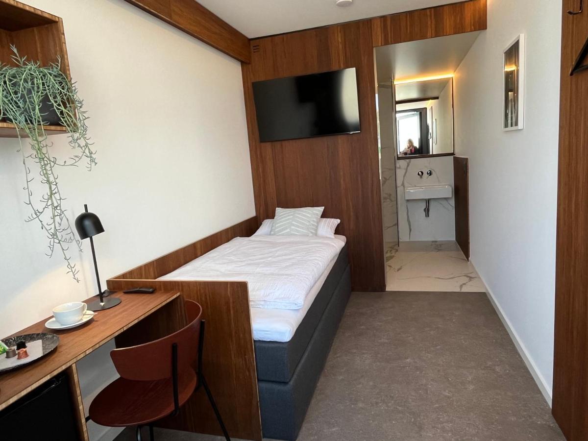Tin Inn - Hueckelhoven - Das Hotel Aus Hochwertig Ausgebauten Ueberseecontainern Exteriör bild
