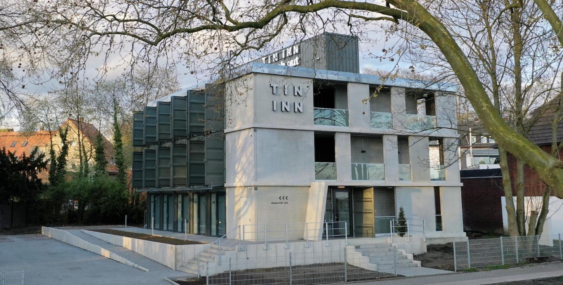 Tin Inn - Hueckelhoven - Das Hotel Aus Hochwertig Ausgebauten Ueberseecontainern Exteriör bild