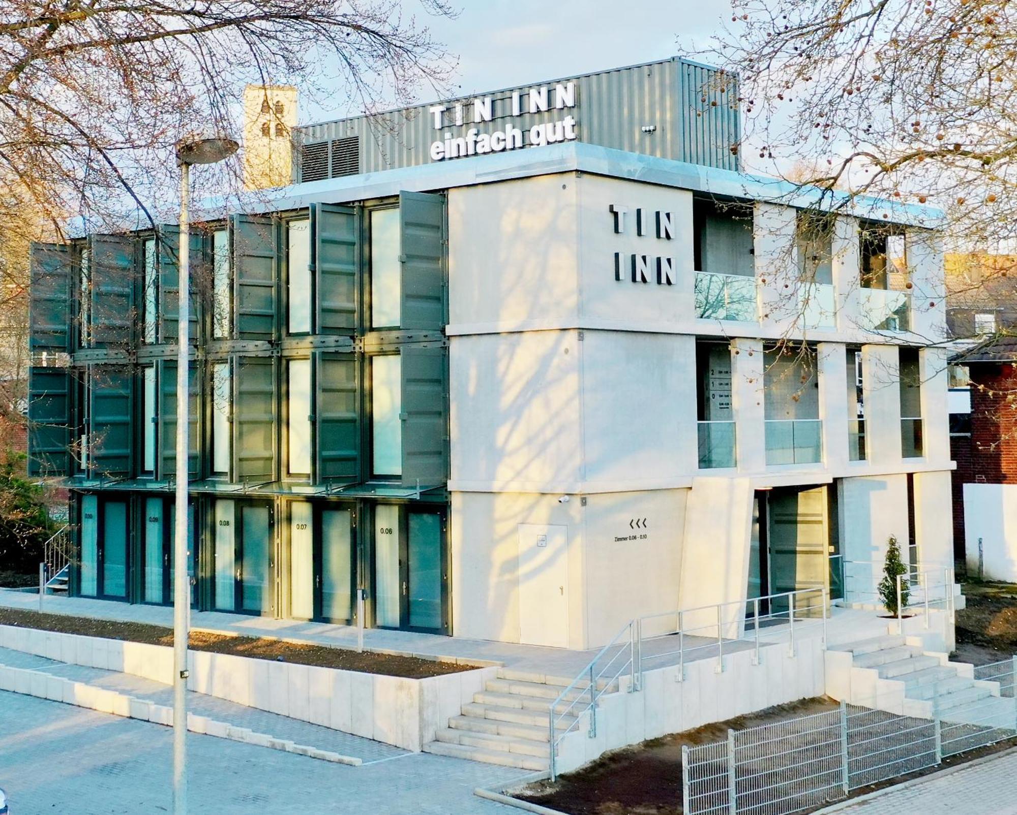 Tin Inn - Hueckelhoven - Das Hotel Aus Hochwertig Ausgebauten Ueberseecontainern Exteriör bild