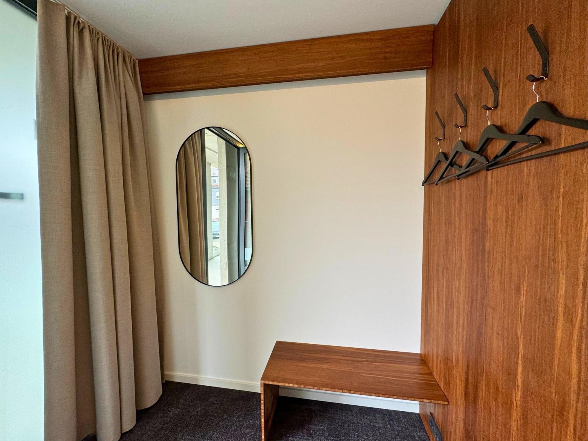 Tin Inn - Hueckelhoven - Das Hotel Aus Hochwertig Ausgebauten Ueberseecontainern Exteriör bild